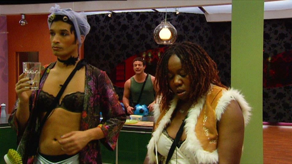 Meilleur prix ⌛ Dead Set (2 Blu-rays) ⭐ 7 Meilleur prix ⌛ Dead Set (2 Blu-rays) ⭐ – Image 7